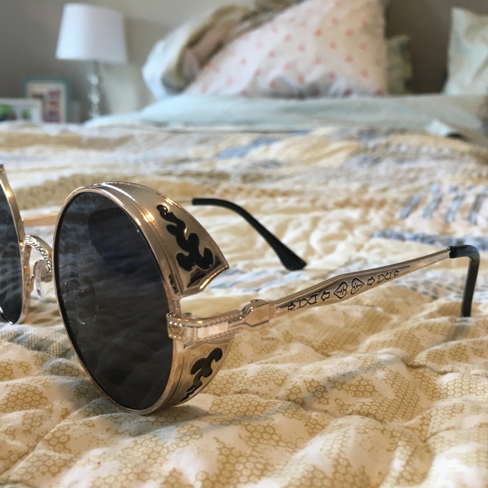 Sunglasses - Picture 3 of 3
